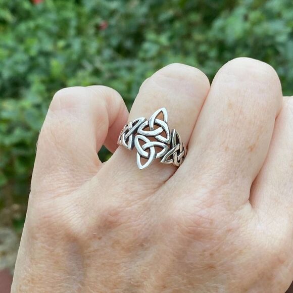 Sterling Silver Celtic Triquetras Ring - Picture 1 of 5